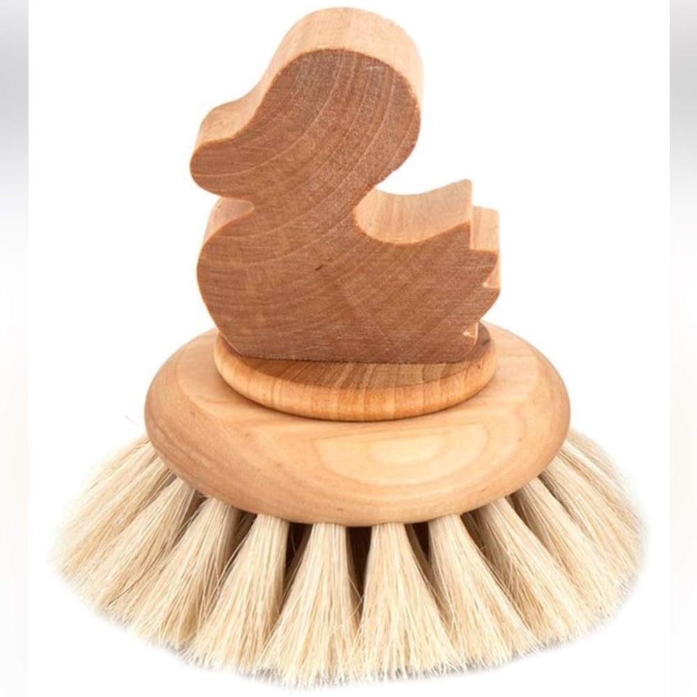 NWOT HANDMADE IN SWEDEN                IRIS HANTVERK ,BATH AND SHOWER BODY BRUSH